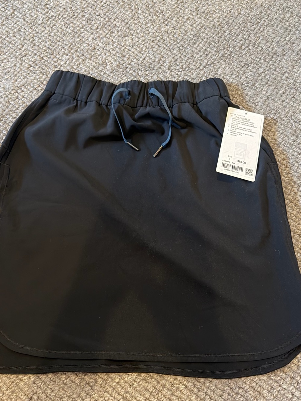 Lululemon On the Fly Women’s Black Drawstring skirt